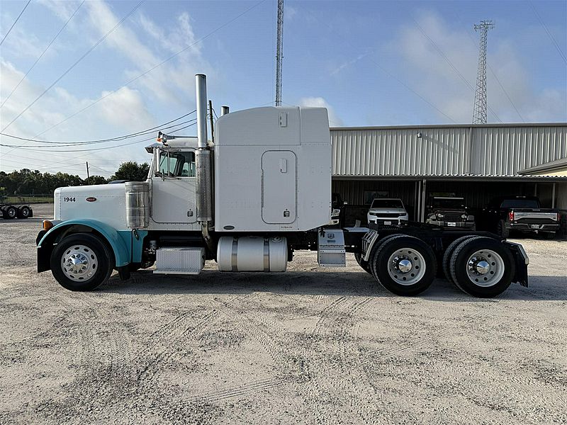 2005 Peterbilt 379