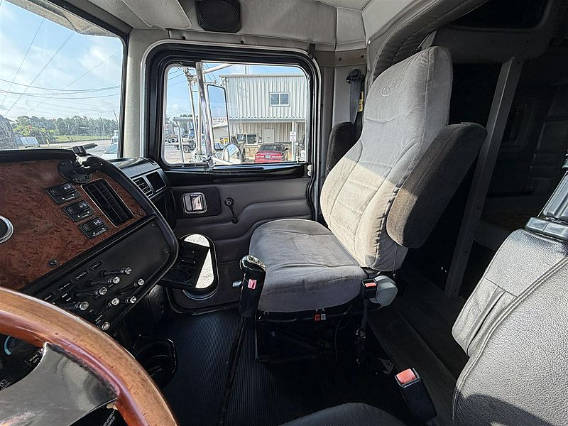2005 Peterbilt 379