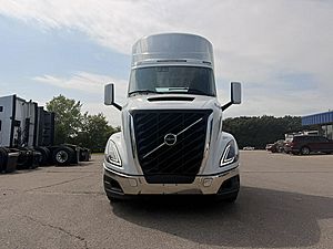 2027 Volvo VNR300 - Day Cab