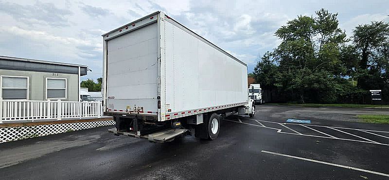 2017 Freightliner M2 106