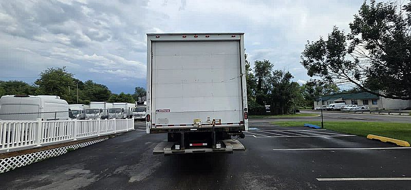 2017 Freightliner M2 106