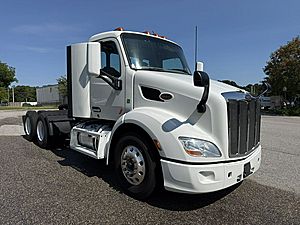 2021 Peterbilt 579 - Day Cab