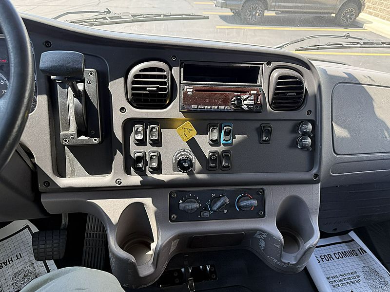 2018 Freightliner M2
