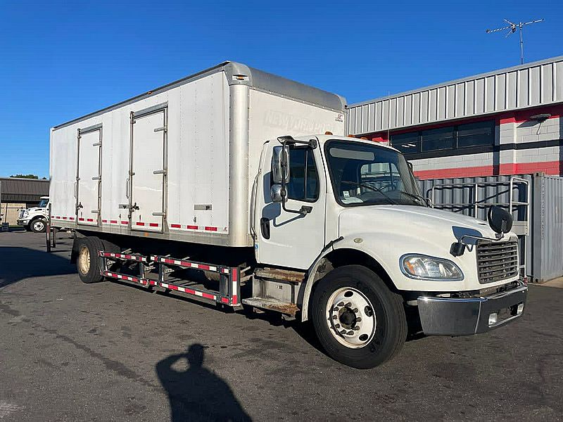 2017 Freightliner M2 106