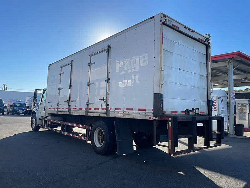 2017 Freightliner M2 106