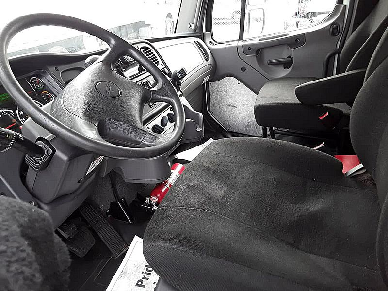 2019 Freightliner M2 106