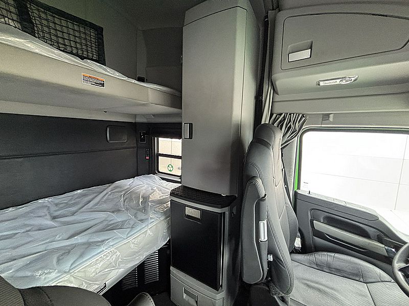 2024 Kenworth T680