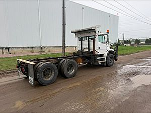 2002 Freightliner FL80 - Cab & Chassis