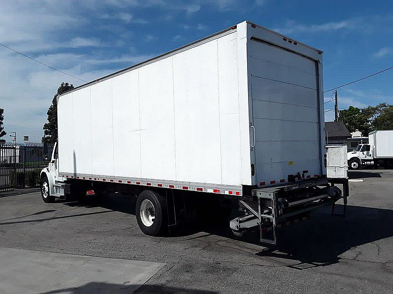 2018 Freightliner M2 106