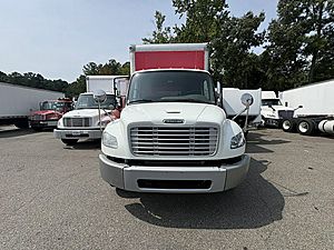 2018 Freightliner M2 106 - Box Van