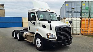 2020 Freightliner Cascadia 113 - Day Cab