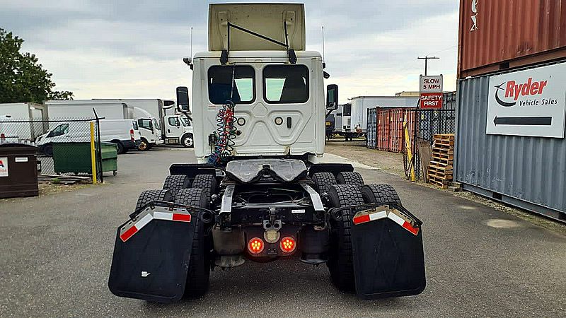 2020 Freightliner CASCADIA 113