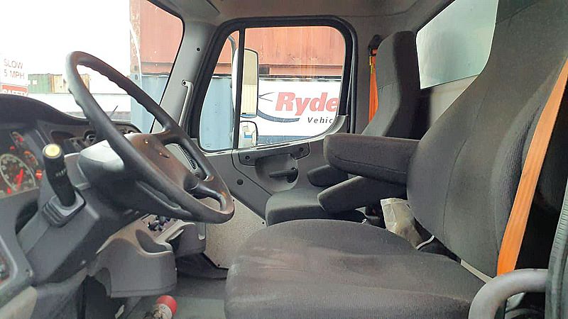 2021 Freightliner M2 106