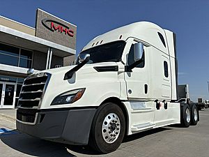 2023 Freightliner Cascadia PT126064ST - Sleeper Truck