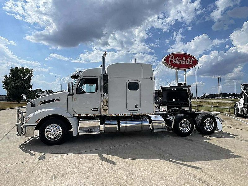 2025 Peterbilt 579
