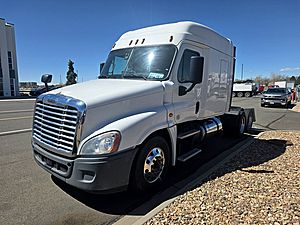 2017 Freightliner Cascadia - Sleeper Truck