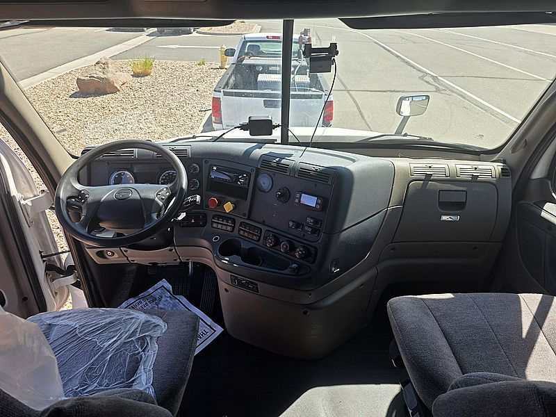 2017 Freightliner CASCADIA