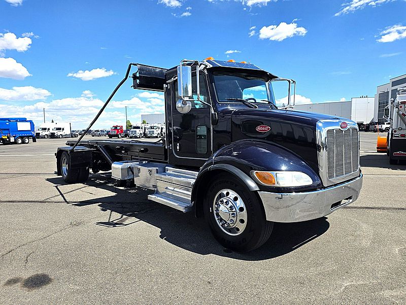 2022 Peterbilt 337