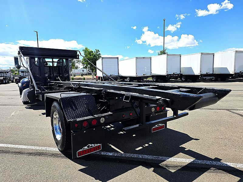 2022 Peterbilt 337