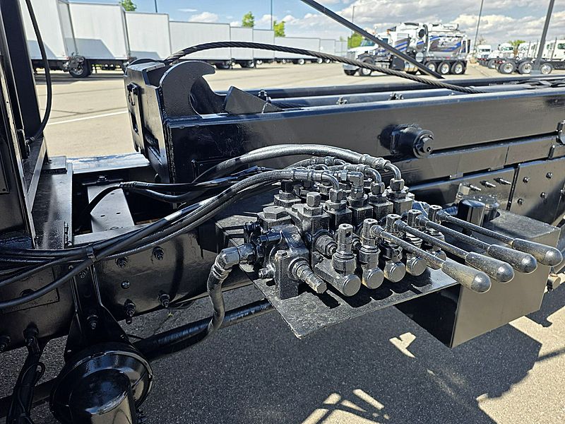 2022 Peterbilt 337