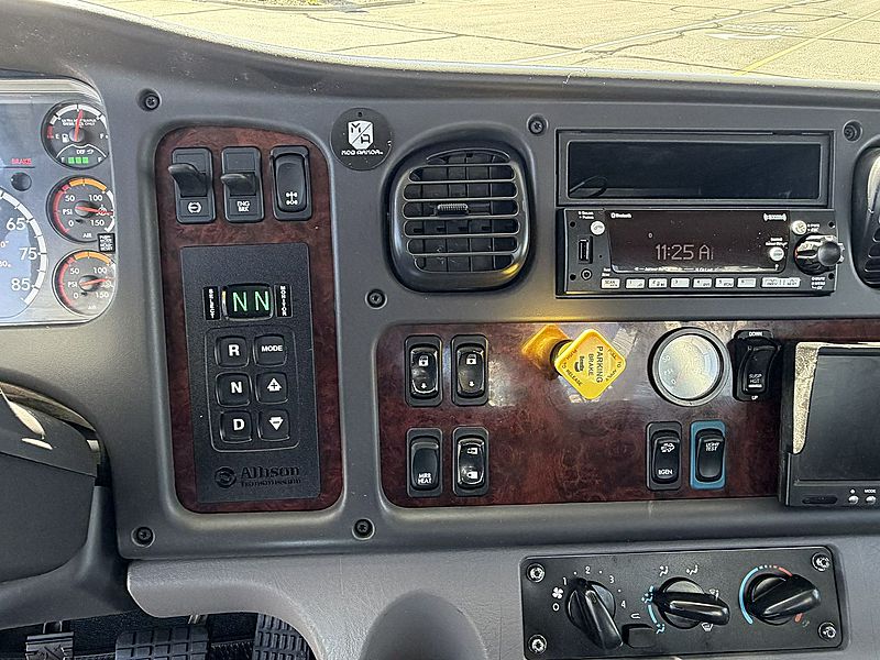 2022 Freightliner M2 106