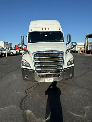 2022 Freightliner Cascadia - Sleeper Truck