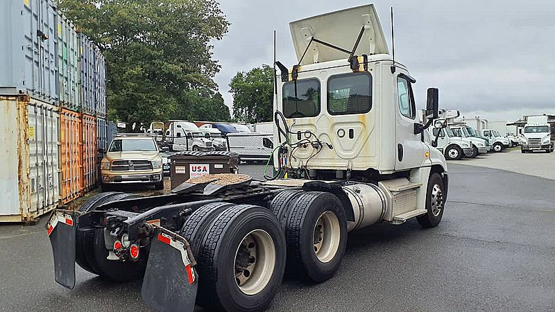 2019 Freightliner CASCADIA 125