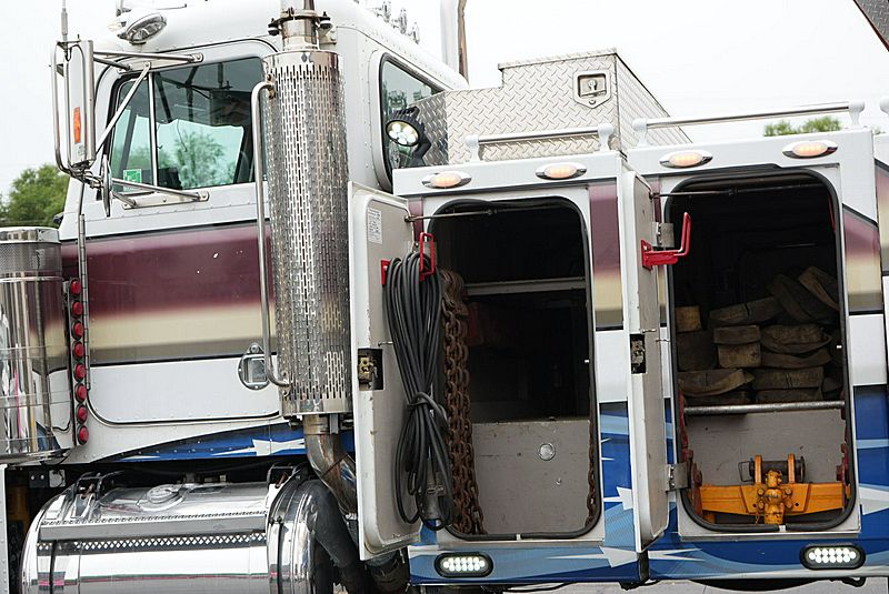 2000 Peterbilt 379