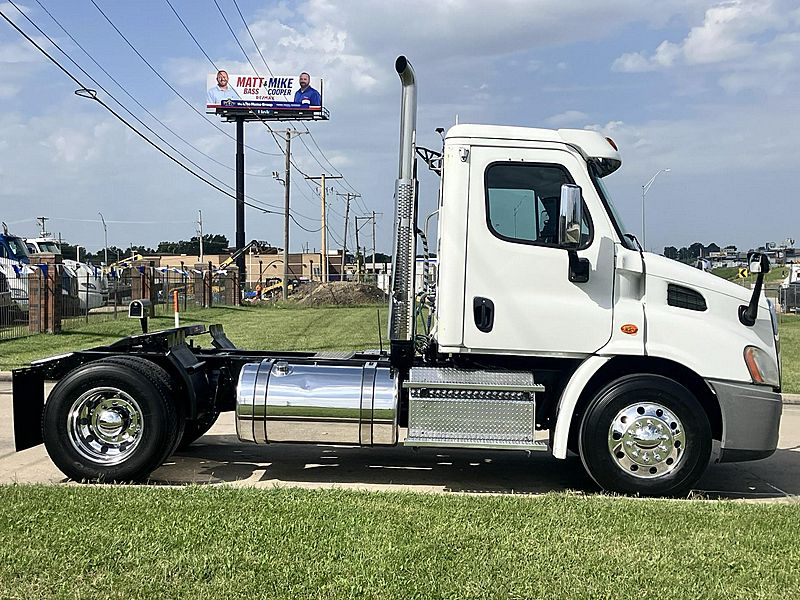 2013 Freightliner Cascadia 113
