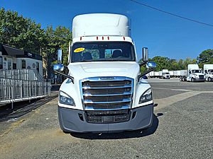 2023 Freightliner Cascadia - Day Cab