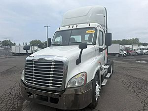 2019 Freightliner Cascadia 125