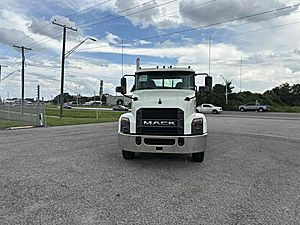 2025 Mack Anthem AN64T - Day Cab