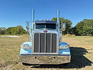 2023 Peterbilt 389 - Sleeper Truck