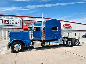 2017 Peterbilt 389 - Sleeper Truck