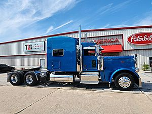 2017 Peterbilt 389 - Sleeper Truck