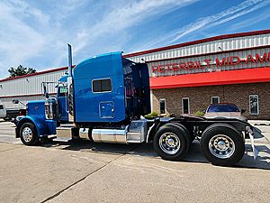2017 Peterbilt 389 - Sleeper Truck