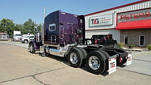 2017 Peterbilt 389 - Sleeper Truck