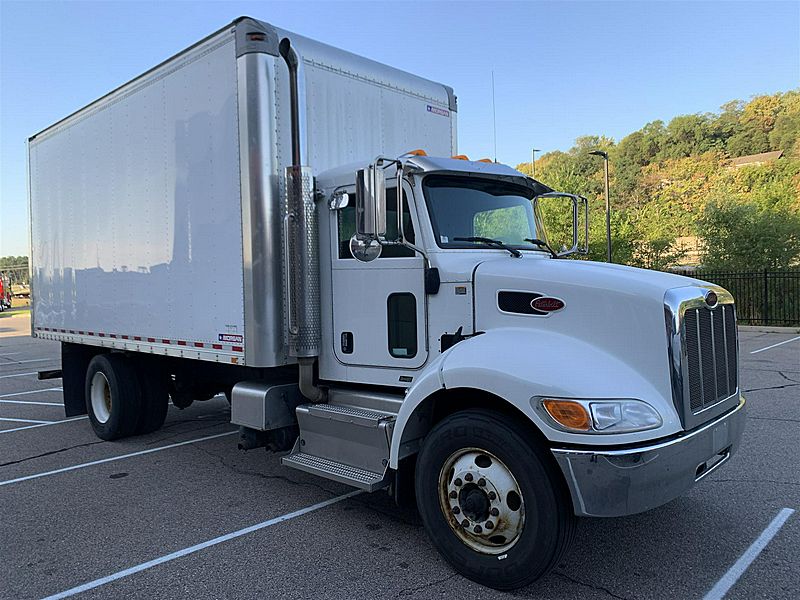 2016 Peterbilt 337