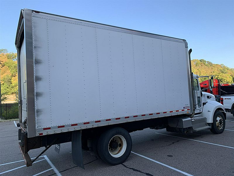 2016 Peterbilt 337