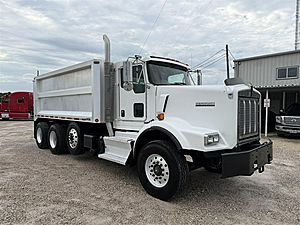 2016 Kenworth T800 - Day Cab