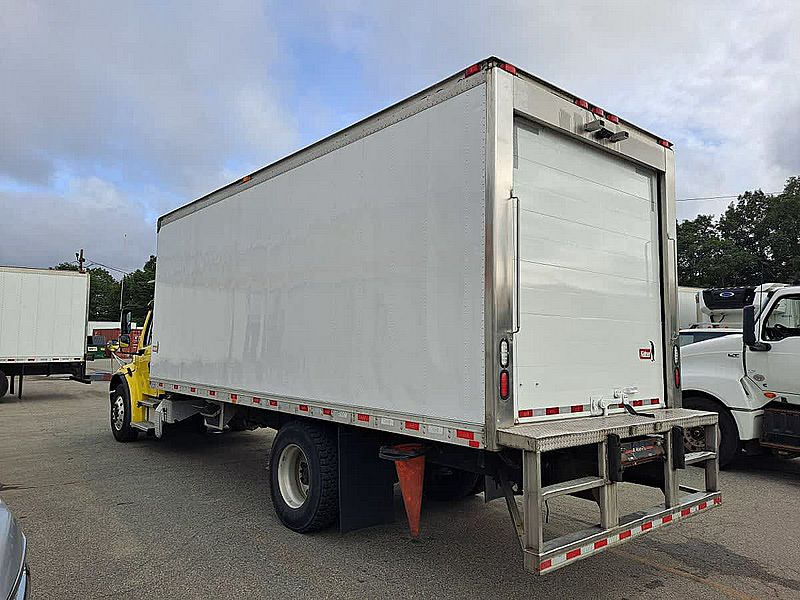 2020 Freightliner M2 106