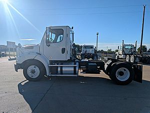2016 Freightliner M2 112 - Day Cab
