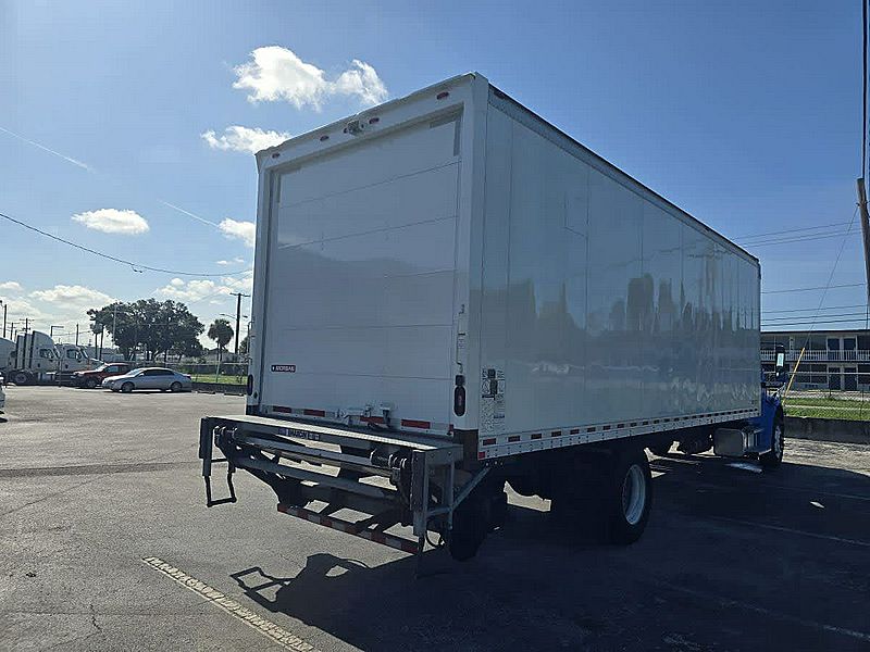 2019 Freightliner M2 106