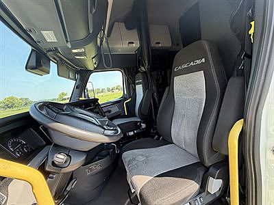 2022 Freightliner Cascadia