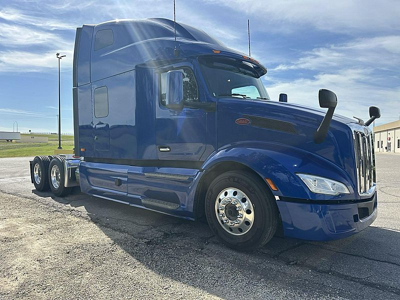 2023 Peterbilt 579