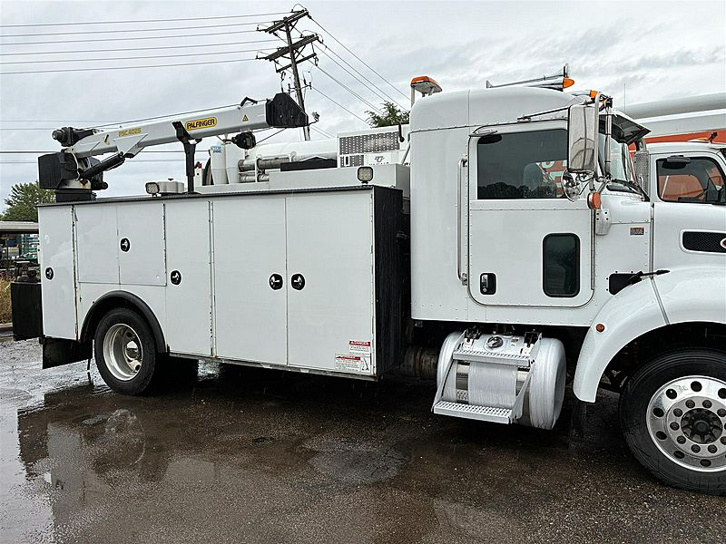 2019 Peterbilt 337