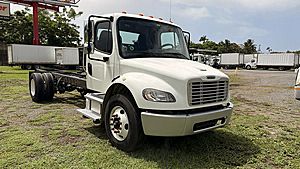 2018 Freightliner M2 106 - Day Cab