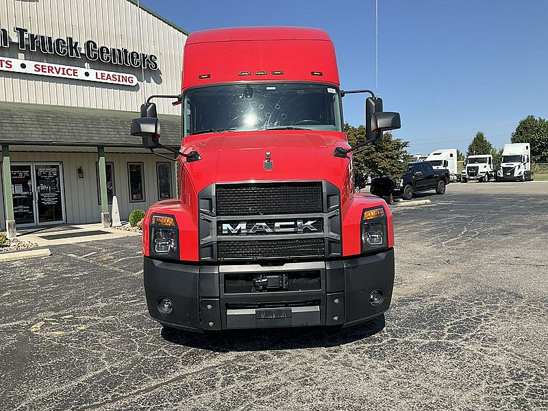 2024 Mack AN64T M742