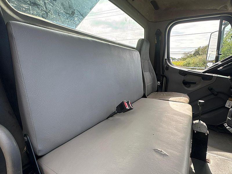 2009 Freightliner M2