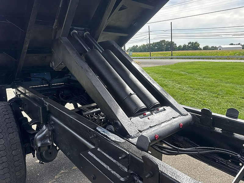 2009 Freightliner M2